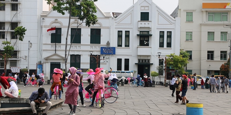 Cakarta'nın Tarihi Ve Kültürel Eski Şehir Merkezi: Kota Tua