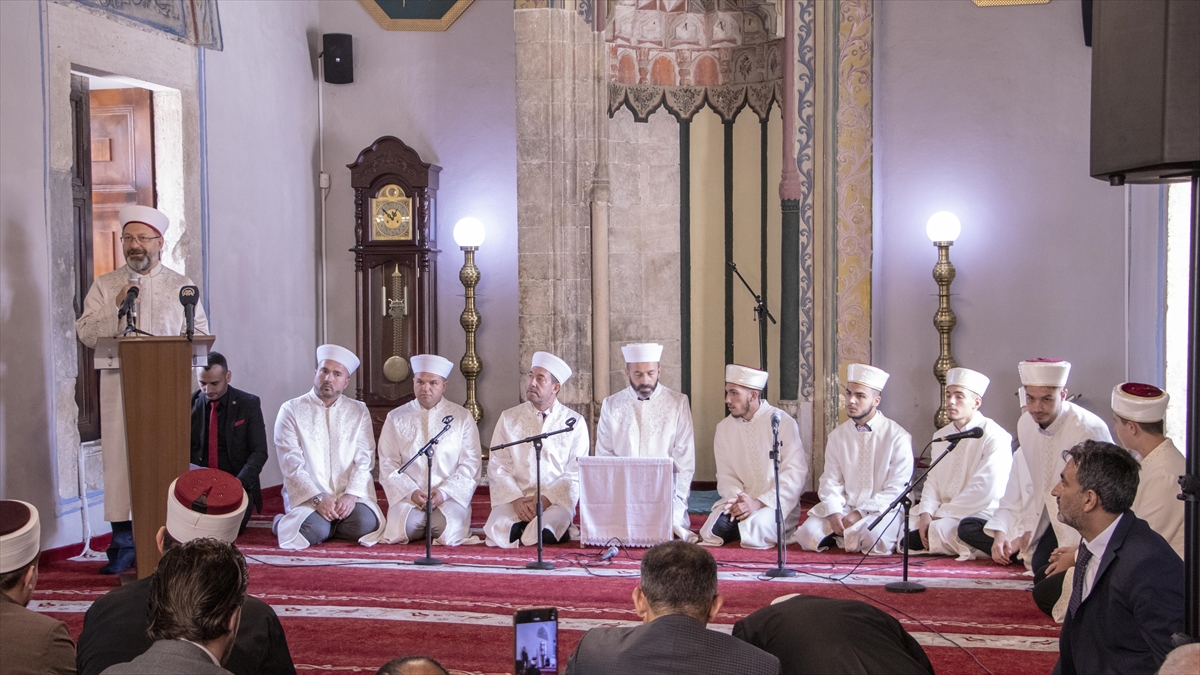 Diyanet İşleri Başkanı Erbaş, Kosova'da Hafızlık İcazet Merasimine Katıldı