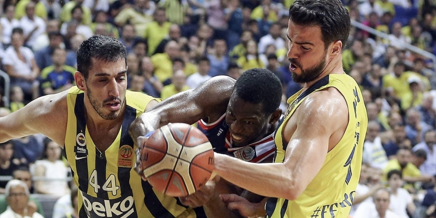 Potada Fenerbahçe Beko'ya 2 Maç Ceza