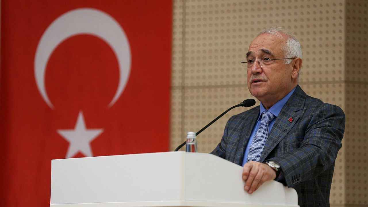 Cemil Çiçek'ten iddialı çıkış: Siyasette adama kirlettiği testiden su içirirler