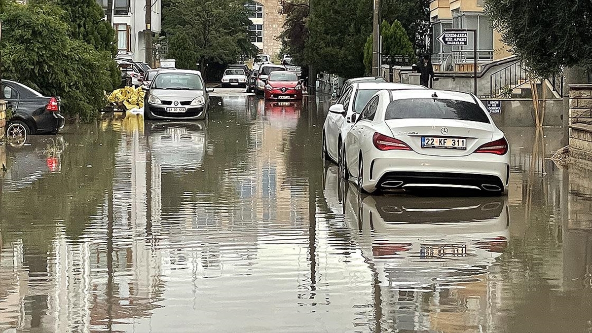 Meteorolojiden Edirne Ve Kırklareli Çevresi İçin Kuvvetli Yağış Uyarısı