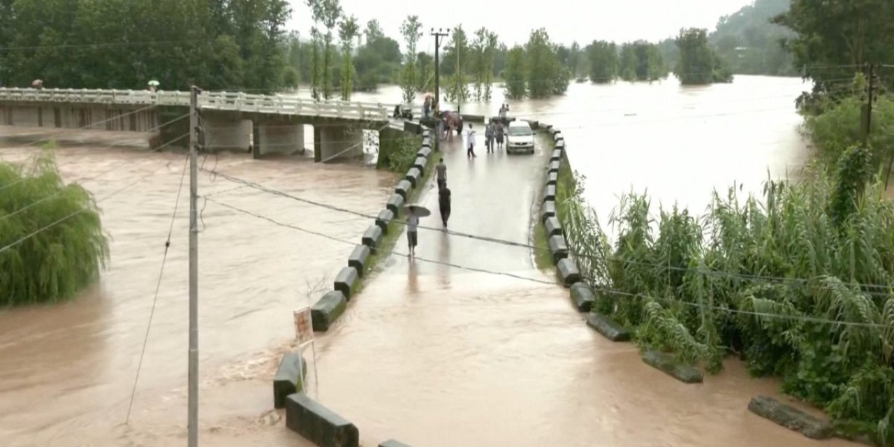 Hindistan'da sel ve heyelan: 50 ölü