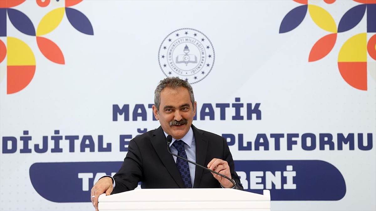 Bakan Özer: Matematik Dijital Eğitim Platformu'nu Eğitim Sistemine Kazandırmanın Mutluluğunu Yaşıyoruz
