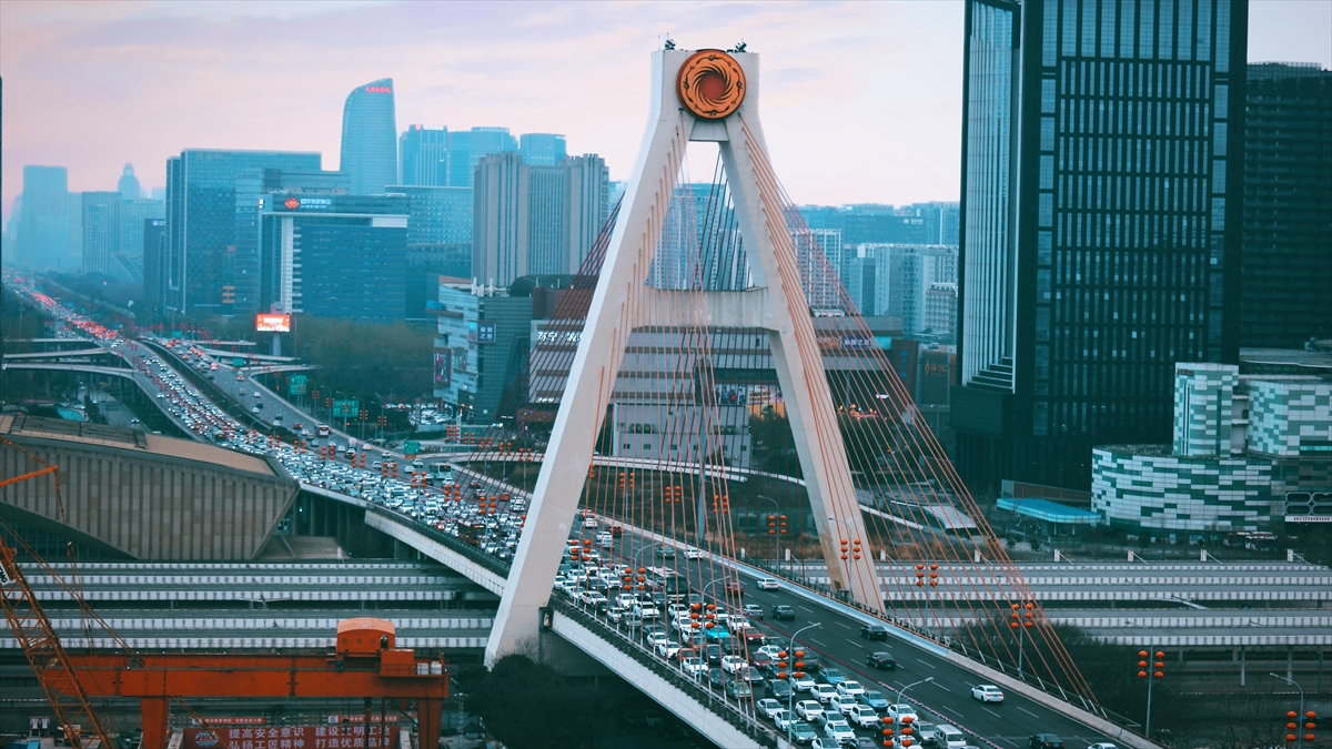 Siçuan'da Kuraklık Nedeniyle Fabrikalardaki Elektrik Kesintileri Devam Ediyor
