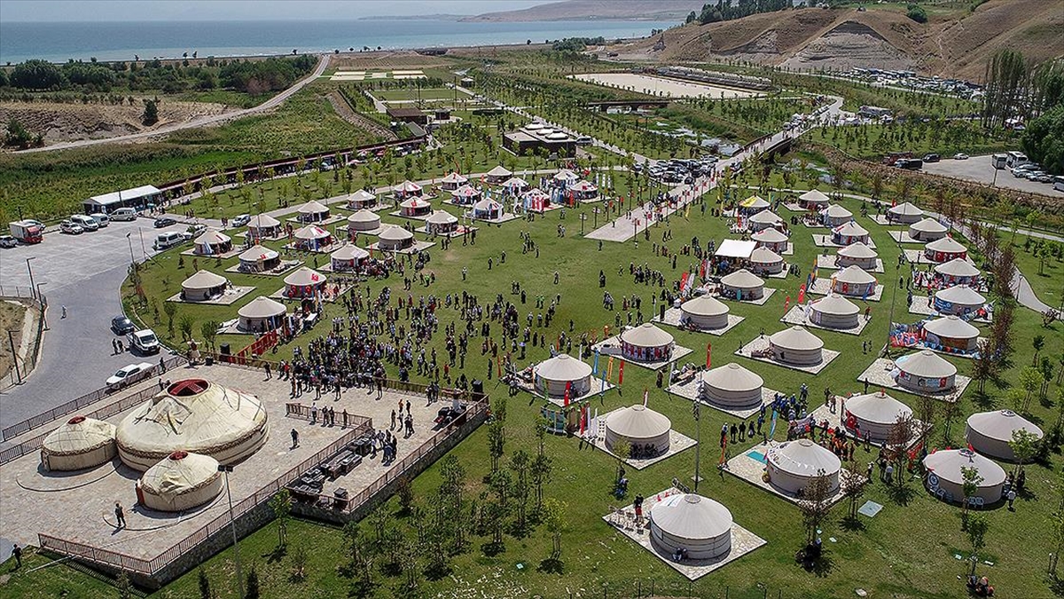 Malazgirt Zaferi'nin 951. Yıl Dönümü Etkinlikleri Ahlat'ta Başladı