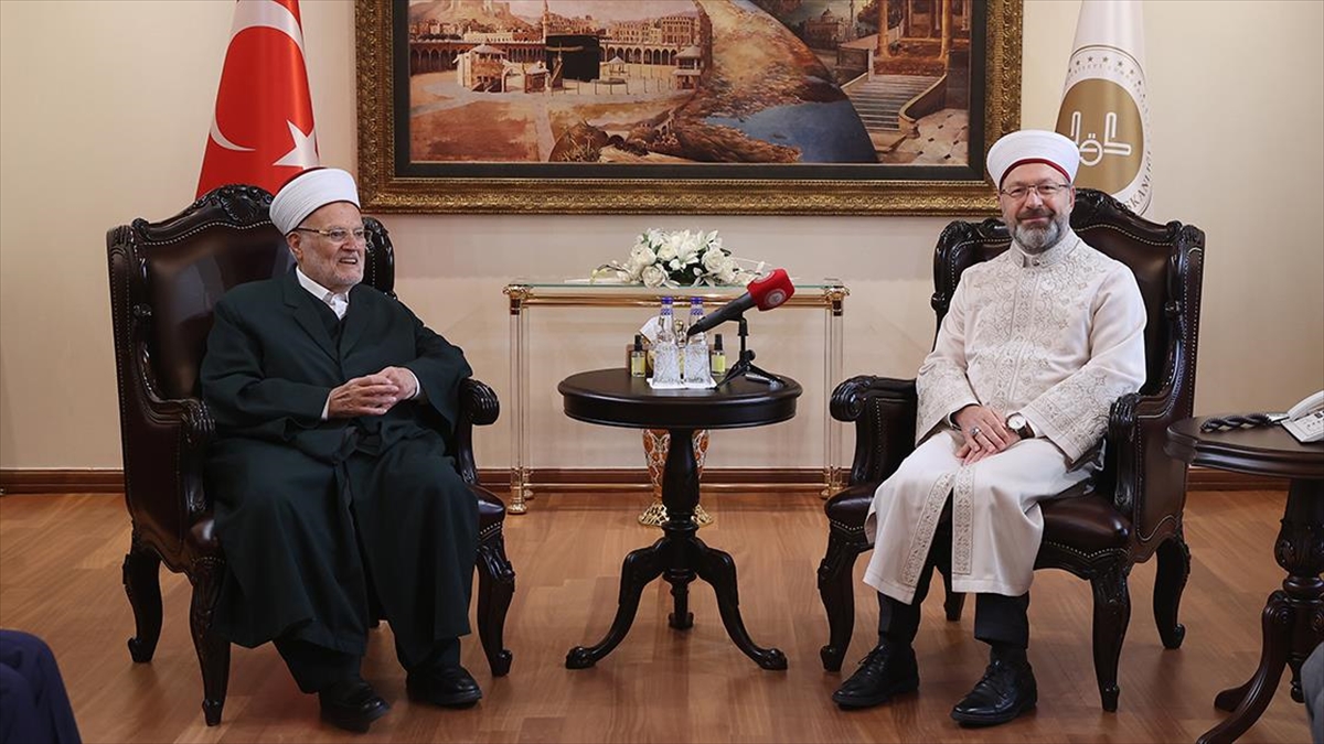 Diyanet İşleri Başkanı Erbaş, Mescid-i Aksa İmam Hatibi İkrime Sabri İle Görüştü