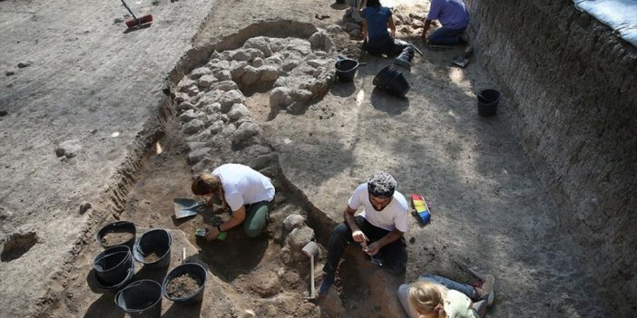 Aççana Höyük Kazılarında 3 Bin 500 Yıllık Yerleşim Tabakasına İnildi