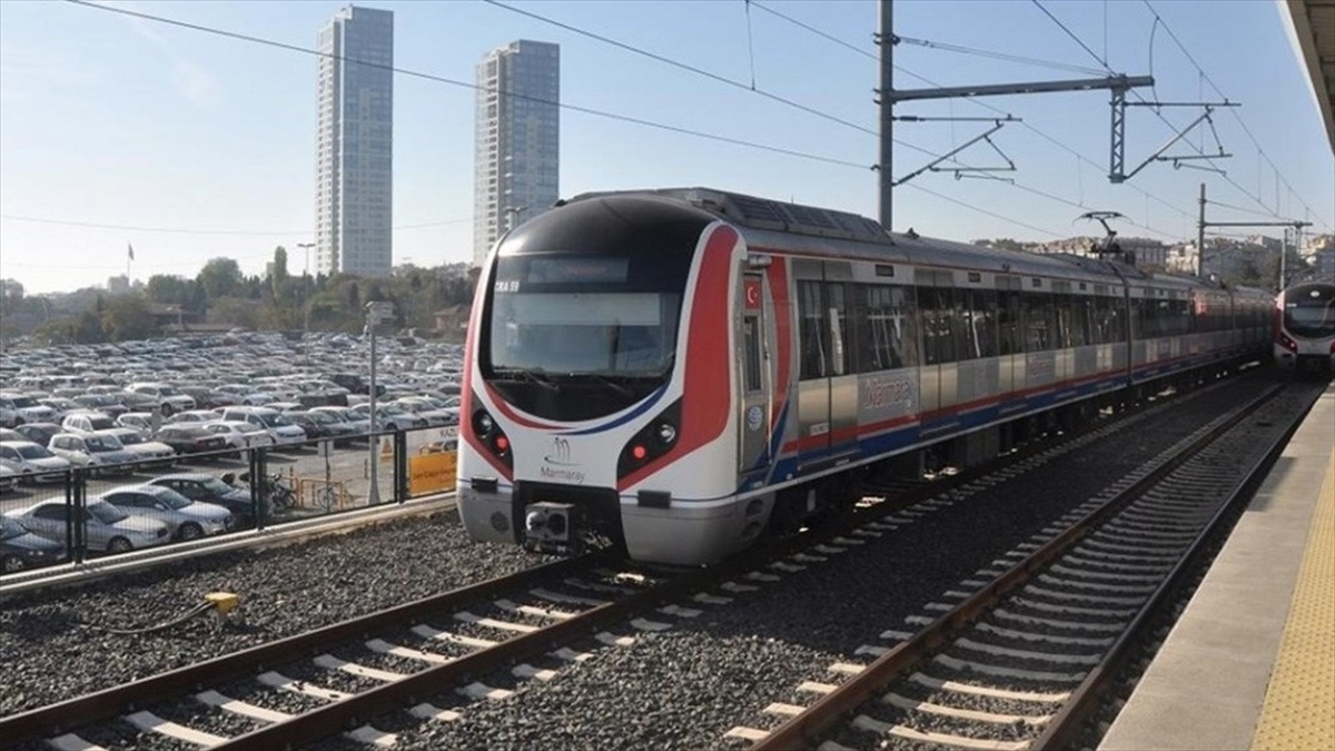 Marmaray’da 26 Ağustos'tan İtibaren Hafta Sonu Seferleri Saat 01.30'a Kadar Uzatılacak