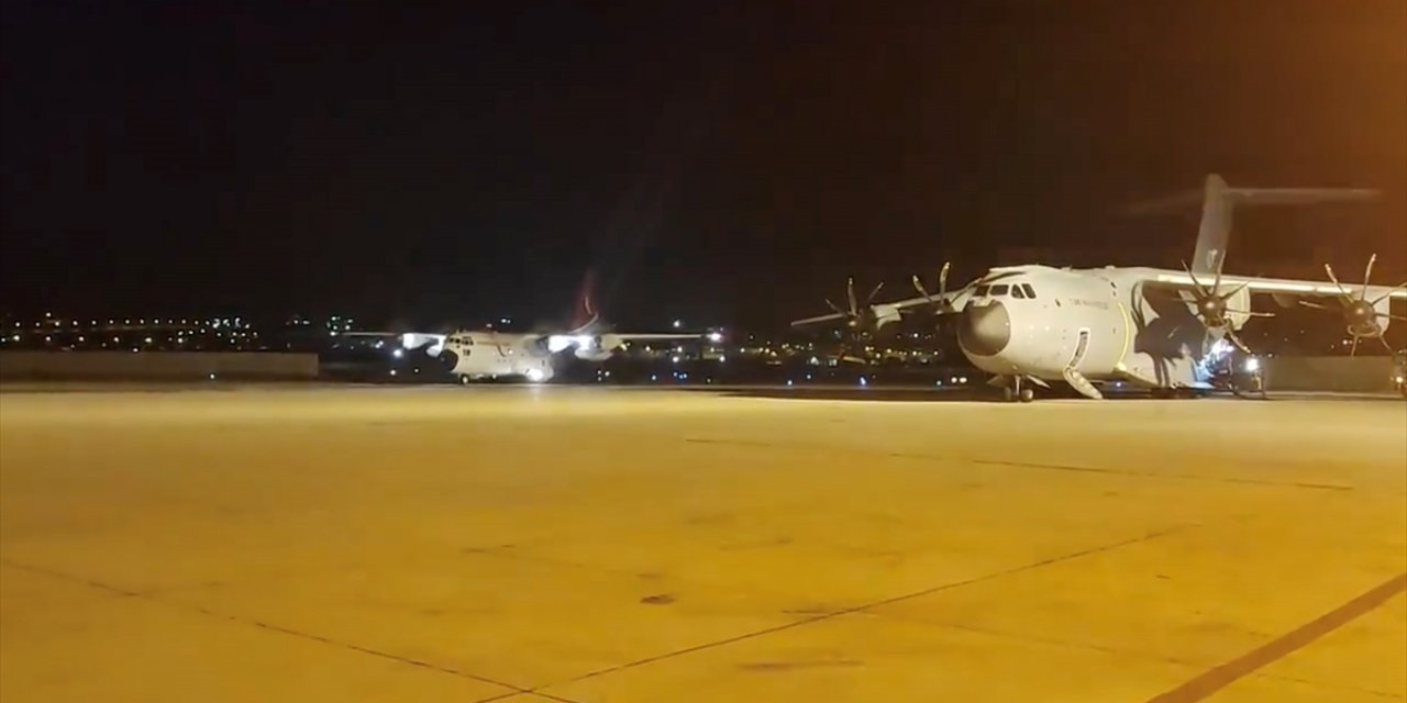 Türkiye'den Pakistan'a Yardım Malzemeleri Taşıyan İki Uçak Daha Hareket Etti