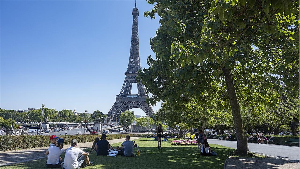 Fransa’da Hijyen İçin Günde Bir Defa Duş Yerine Tuvalet Sonrası Bölgesel Temizlik Öneriliyor