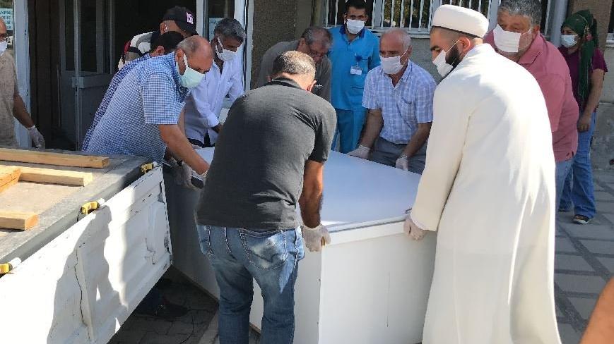 Öldüğü 5 gün sonra fark edildi, özel tabut ile taşındı