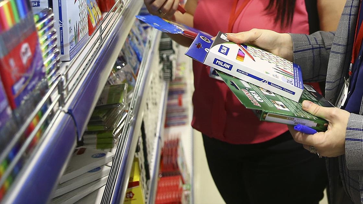 Ticaret Bakanlığı Ekipleri İstanbul Kırtasiye Ürünlerini Denetliyor