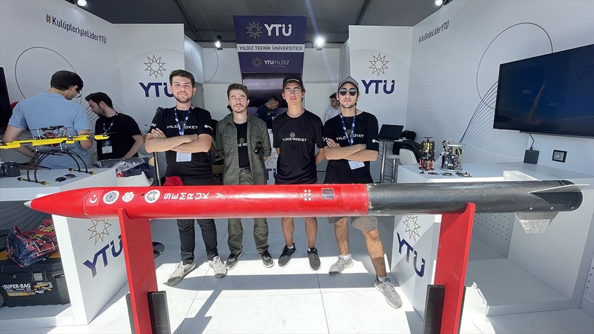 Üniversite Öğrencileri 3 Kilometre İrtifaya Çıkan Roket Tasarladı