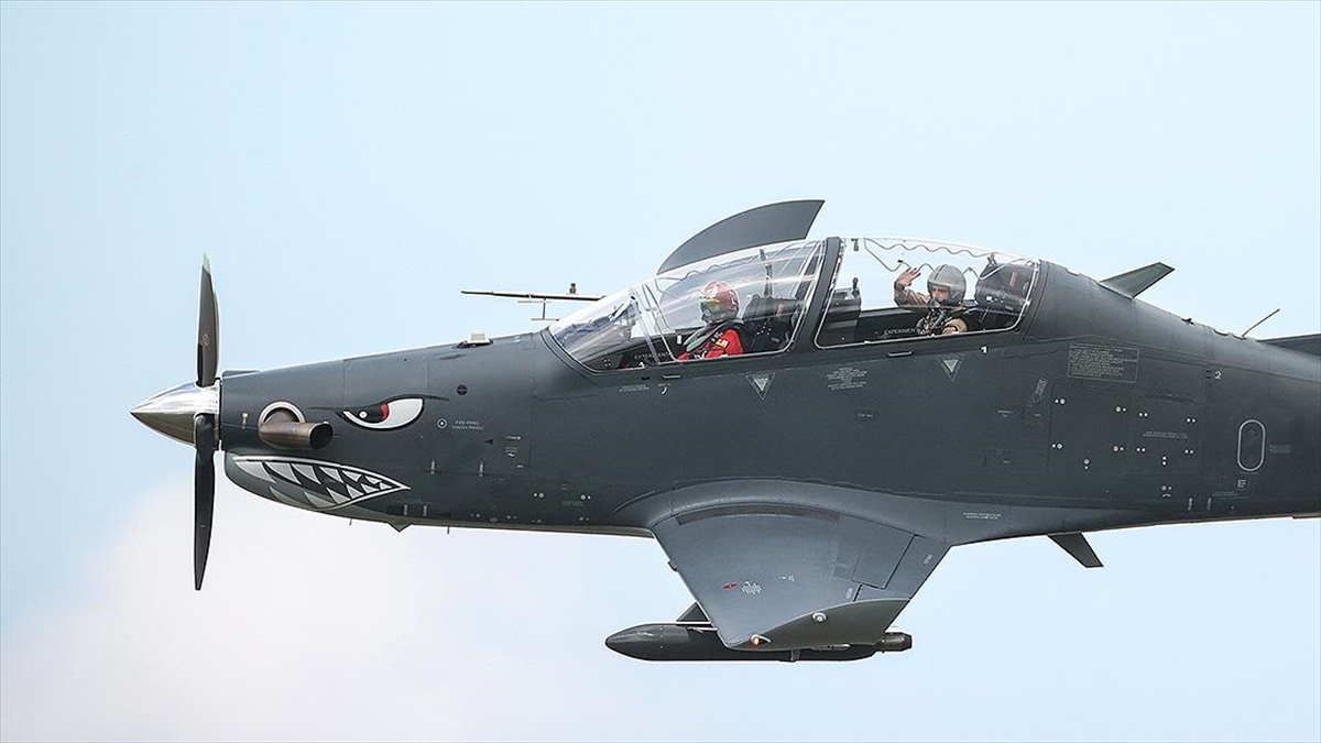 Selçuk Bayraktar'ın İkinci Pilot Koltuğunda Olduğu Hürkuş, Akıncı İle Kol Uçuşu Yaptı