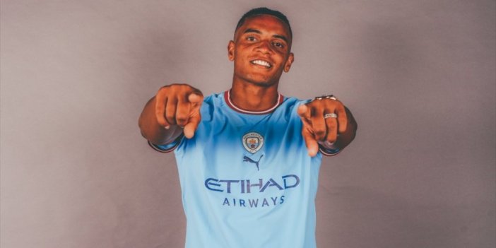 Manchester City, İsviçreli Stoper Manuel Akanji'yi Transfer Etti