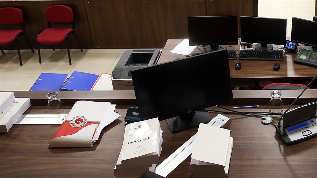 Erol Evcil'in De Arasında Bulunduğu 17 Kişi Hakkındaki "Demir Yumruk" İddianamesi Tamamlandı