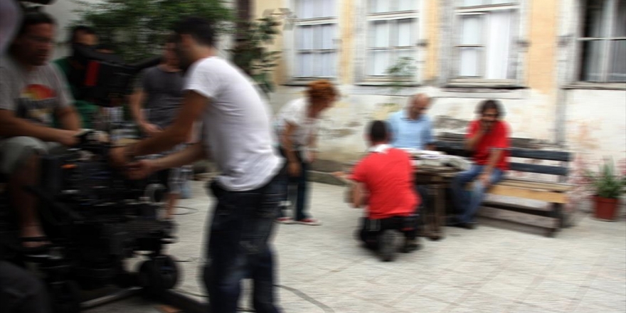 Set Çalışanlarına Standart Geliyor