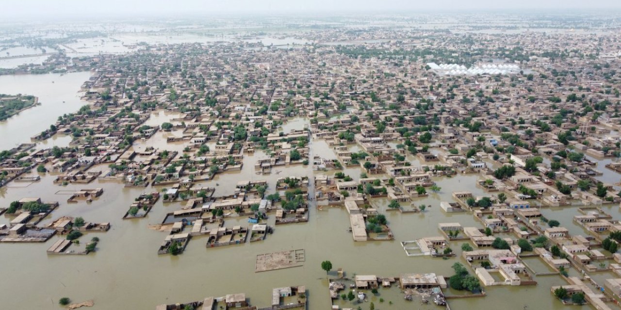 Pakistan'da sel felaketi: Ölü sayısı 1208 oldu