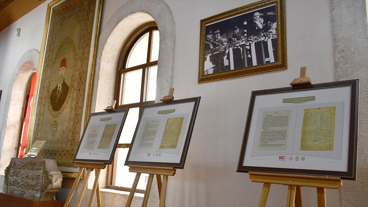 "Sivas Kongre Belgeleri Arşivi Sergisi" Açıldı