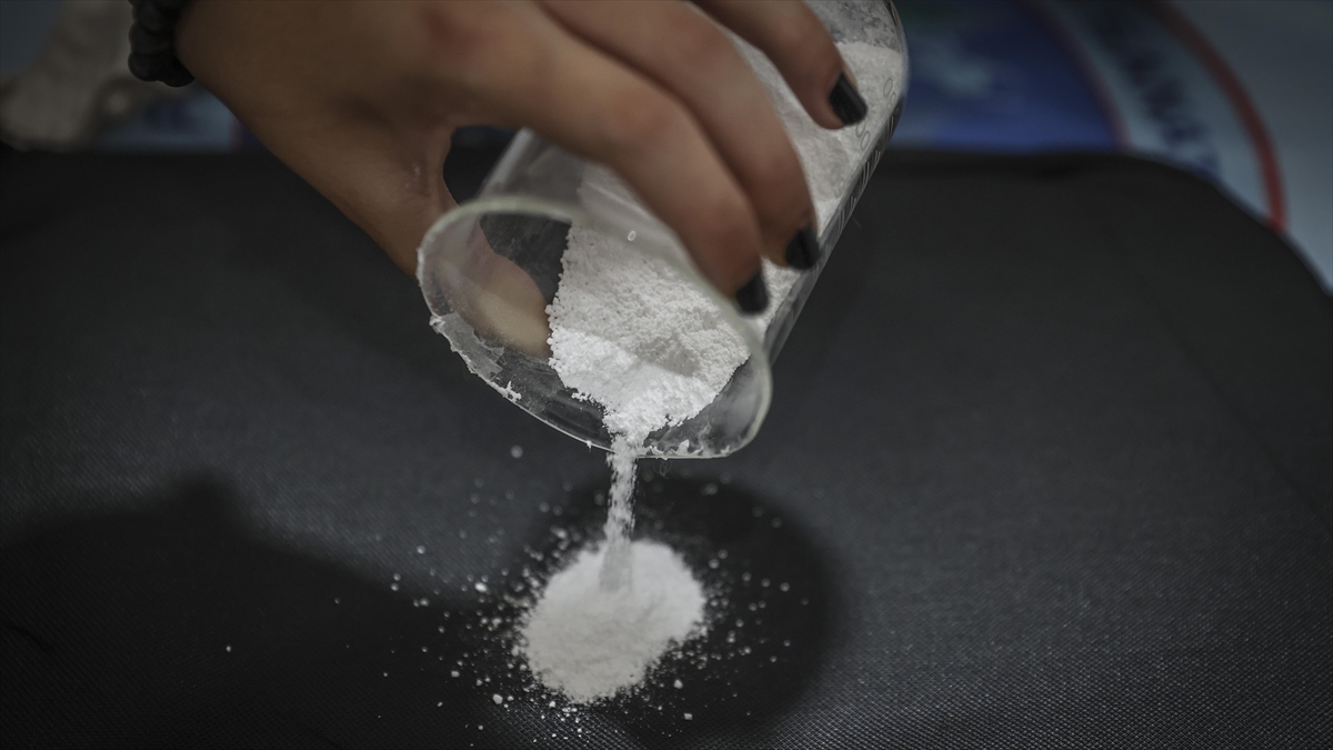 İki Lise Öğrencisi Atık Biyokütle Kaynaklarından "Biyoseramik" Üretti