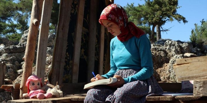 Akademisyen Adayı Yörük Kızı Elif Kültürünü Tanıtmak İstiyor