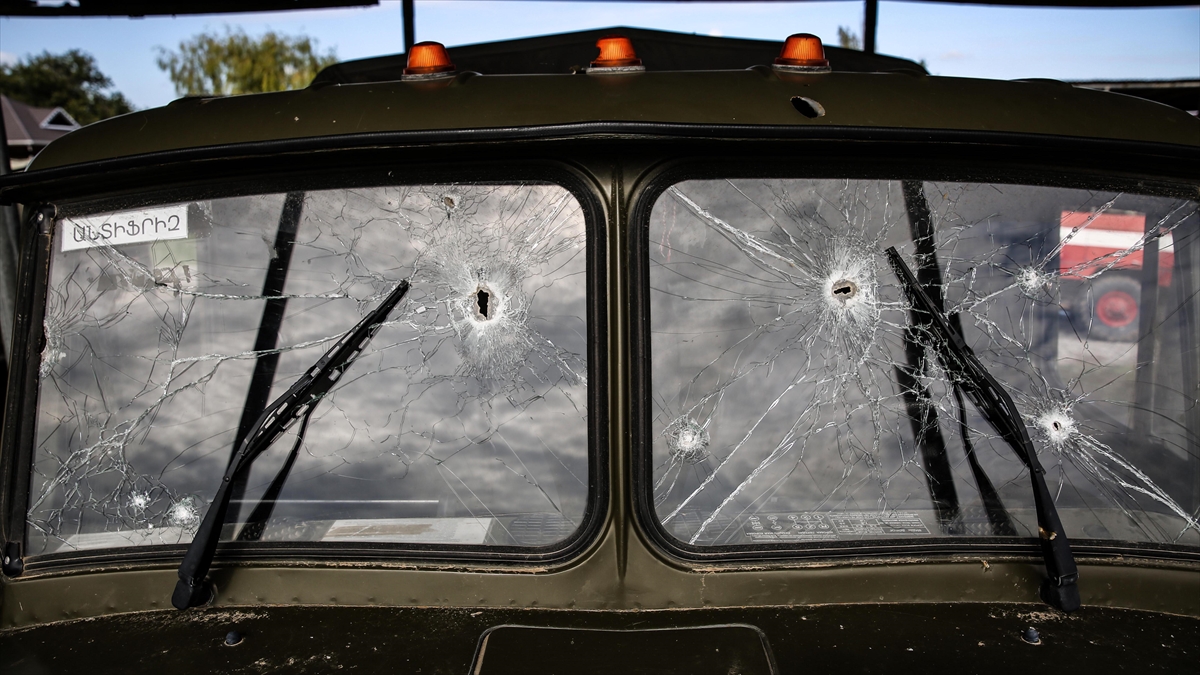 Ermenistan Askerleri Sınırdaki Ve Karabağ'daki Azerbaycan Mevzilerine Ateş Açtı