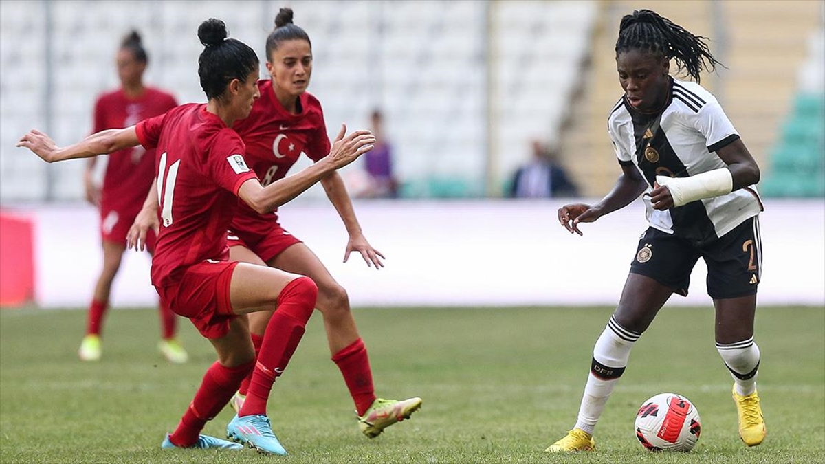 A Milli Kadın Futbol Takımı, Almanya'ya Yenildi