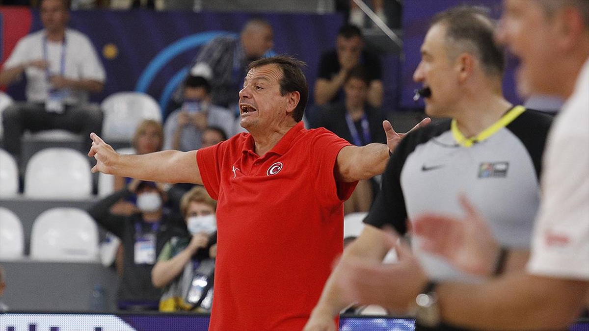 A Milli Basketbol Takımı Başantrenörü Ergin Ataman'dan Gürcistan Maçında Yaşananlara Tepki