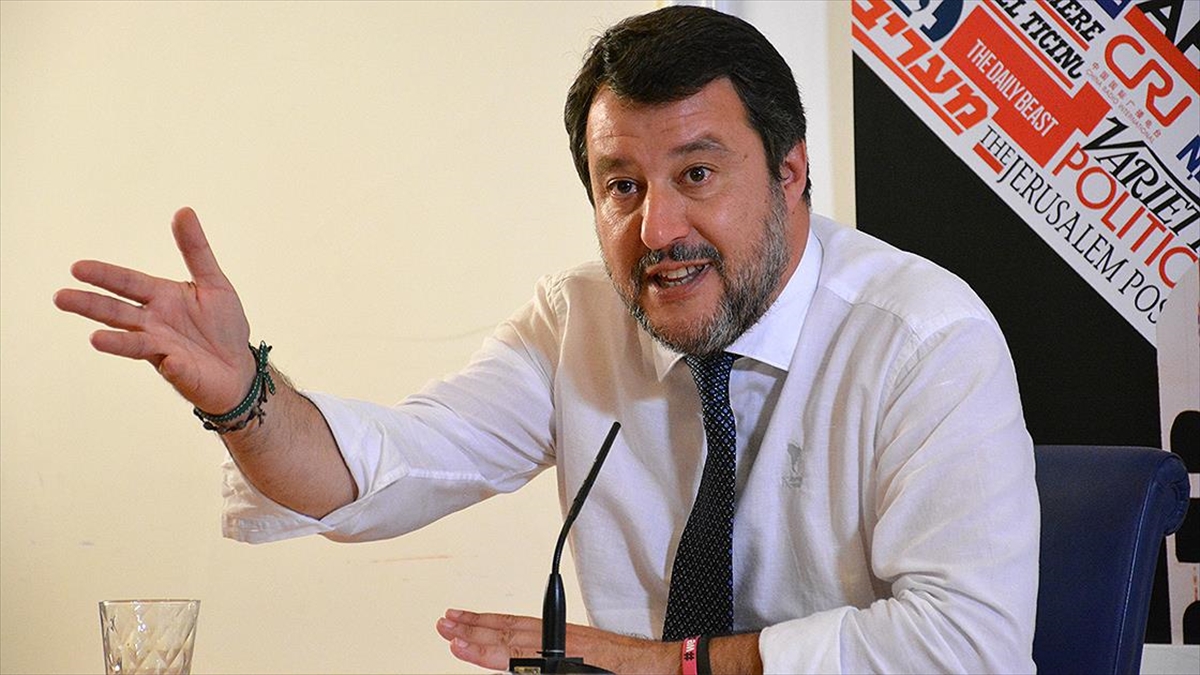 İtalya'da Aşırı Sağcı Lider Salvini, Rusya'ya Uygulanan Yaptırımlara Karşı Çıkmayı Sürdürdü