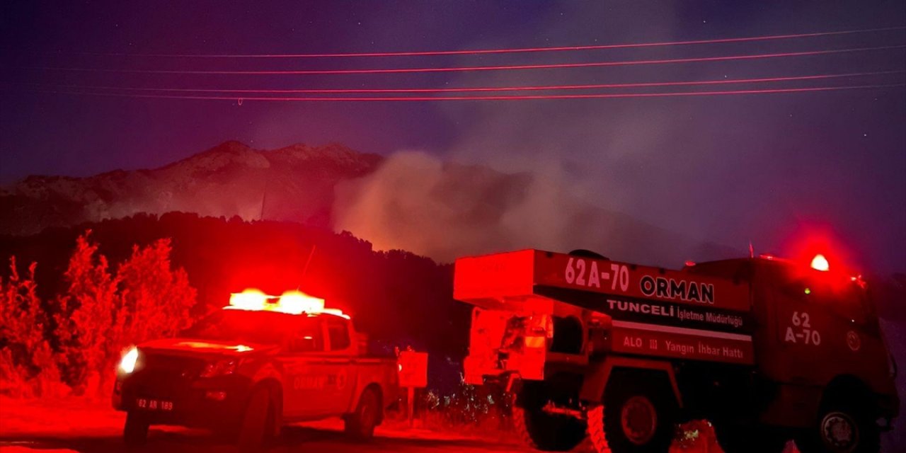 Tunceli’de Çıkan Orman Yangınına Müdahale Ediliyor