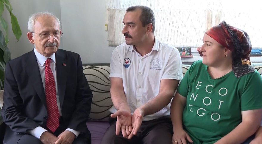 AKP’li olduğunu söyleyen vatandaş: Elinde Kur’an geziyor, Allah, peygamber diye etkileniyorduk