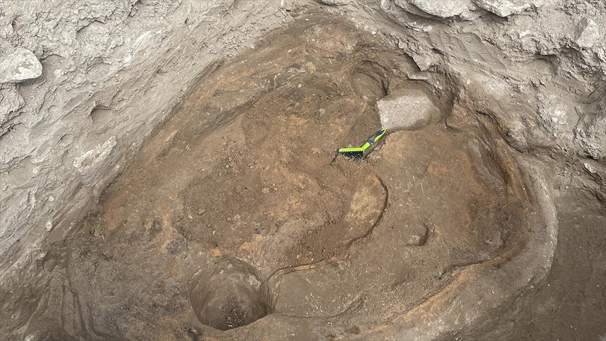 Troya'da Anadolu Geleneğinden İzler Taşıyan Kubbeli Fırın Kalıntısı Bulundu