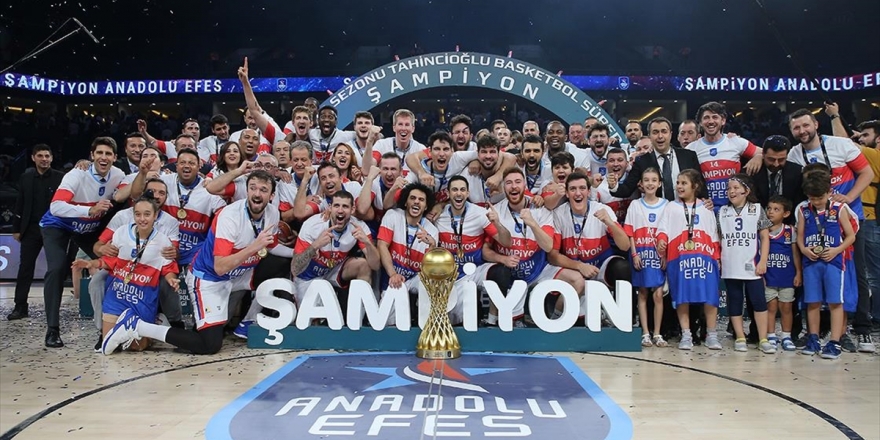 Anadolu Efes Sezona Damga Vurdu