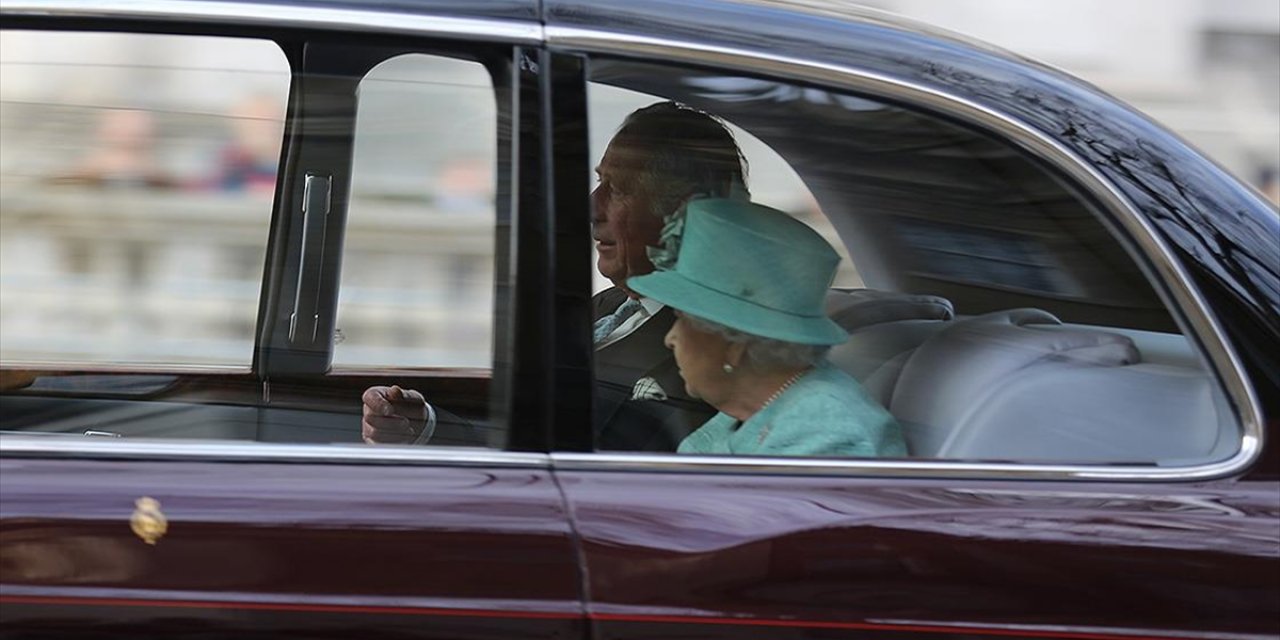 Kraliçe Elizabeth'in Oğlu Charles "ingiltere Kralı" Oldu