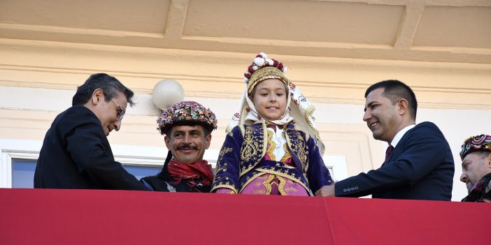 KUŞADASI’NIN KURTULUŞUNUN 100’ÜNCÜ YIL DÖNÜMÜ COŞKUYLA KUTLANDI