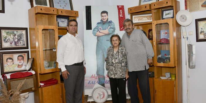 KUŞADASI’NIN 100’ÜNCÜ KURTULUŞ YIL DÖNÜMÜNDE ŞEHİT AİLELERİ VE GAZİLER UNUTULMADI