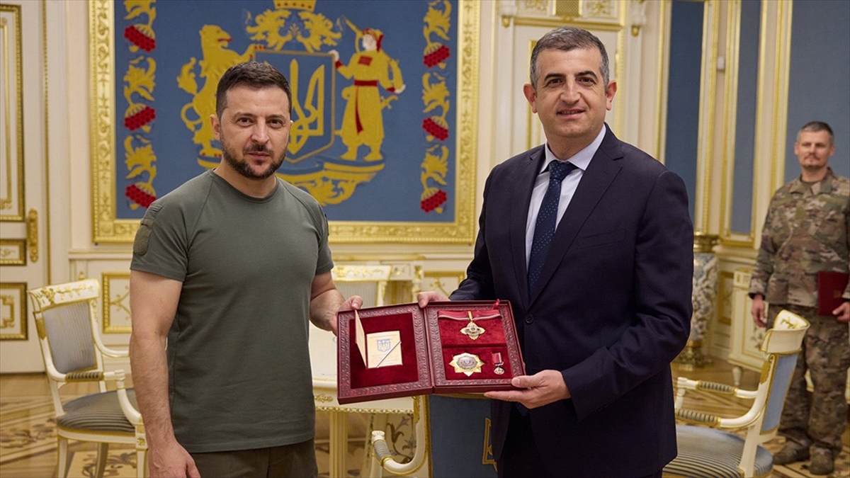 Haluk Bayraktar'a, Zelenskiy Tarafından 1. Derece Devlet Liyakat Nişanı Verildi
