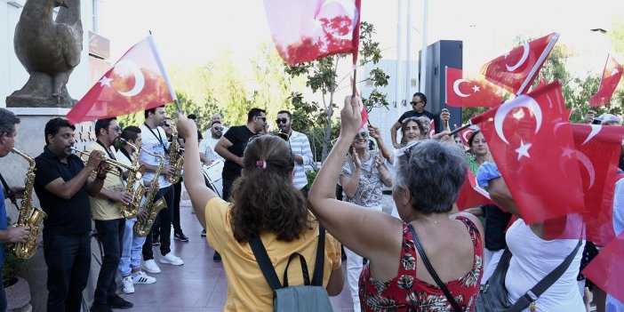 CHP'NİN 99’UNCU KURULUŞ YIL DÖNÜMÜ KUŞADASI'NDA KUTLANDI