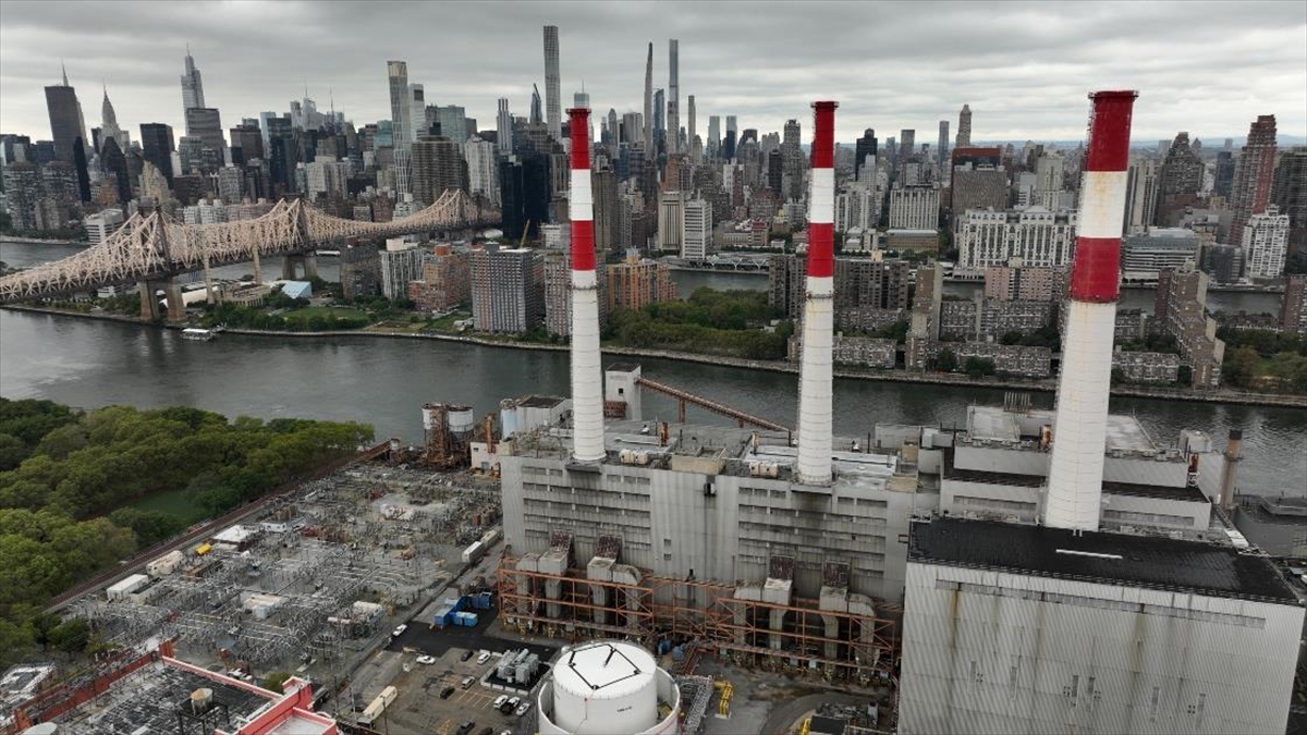 New York'un En Büyük Fosil Yakıt Santrali Yenilenebilir Enerji Tesisine Dönüştürülecek
