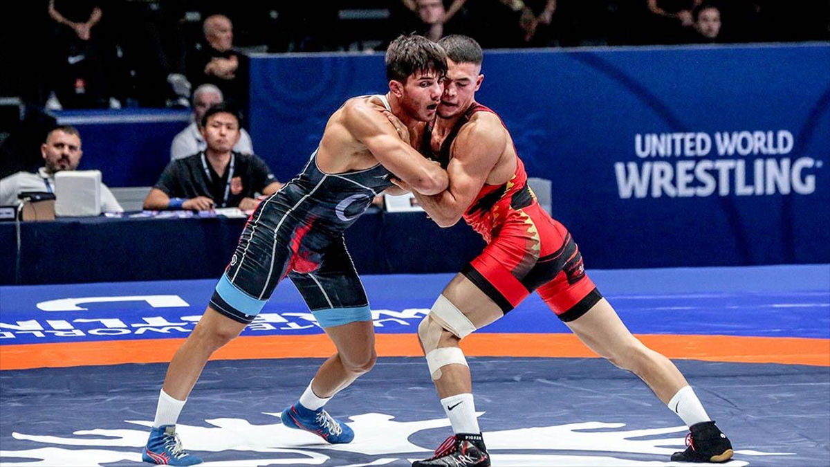 Dünya Güreş Şampiyonası Başladı