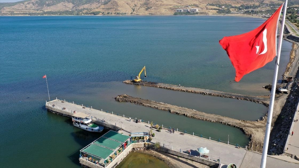 Van Gölü, Zeminindeki Kirlilikten Arındırılıyor