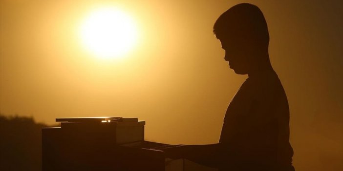'kusursuz Kulak' Bager, Gün Batımı Ve Ay Işığında Beethoven'ın 'ayışığı Sonatı'nı Çaldı