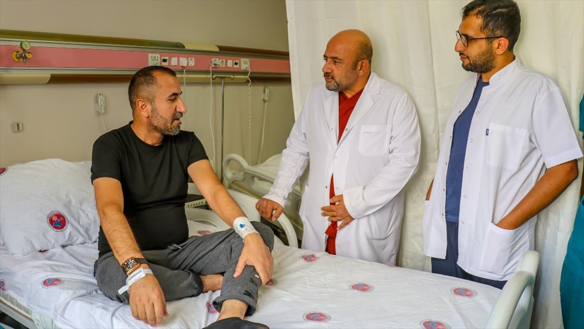 Yere Düşünce Kırılan Omuru "Kemik Çimentosu" İle Güçlendirildi