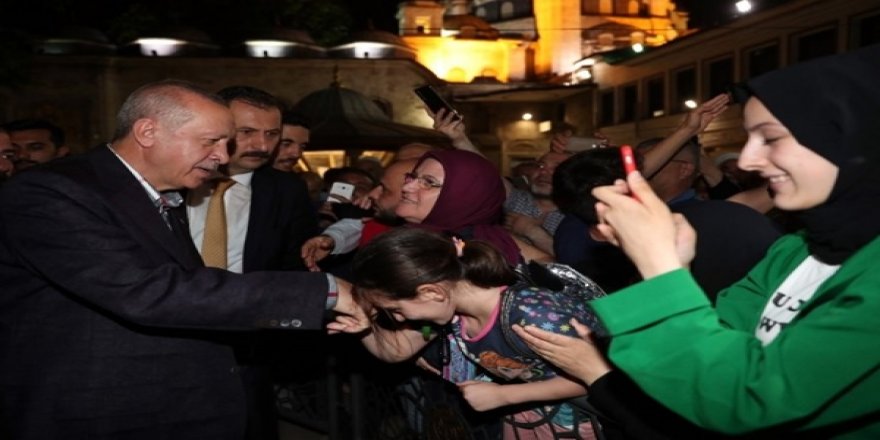 Cumhurbaşkanı Erdoğan Eyüp Sultan Türbesini Ziyaret Etti