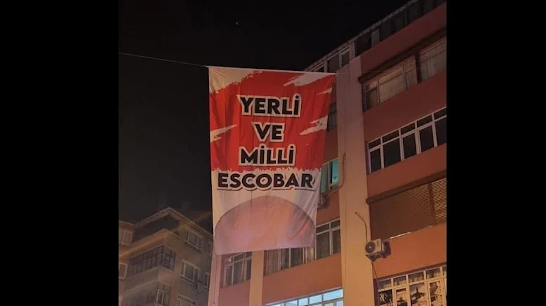 Özdağ: ‘Yerli ve milli escobar’ pankartını kim üzerine alındı?