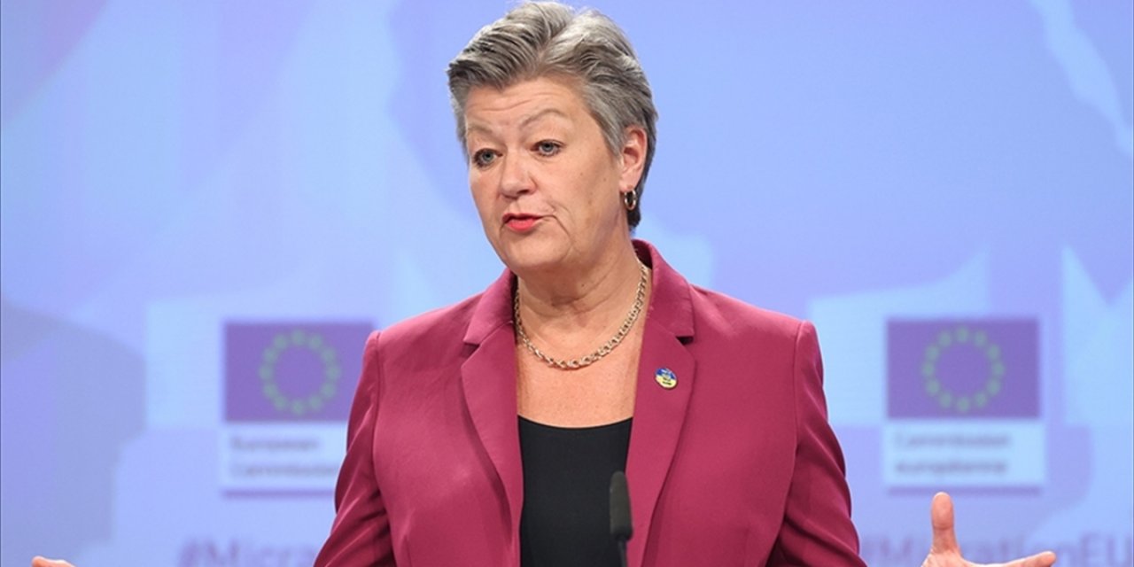 Ab'nin Göçten Sorumlu Yetkilisi: Belçika, Hollanda'da Yüzlerce Kişi Haftalarca Sokakta Uyudu