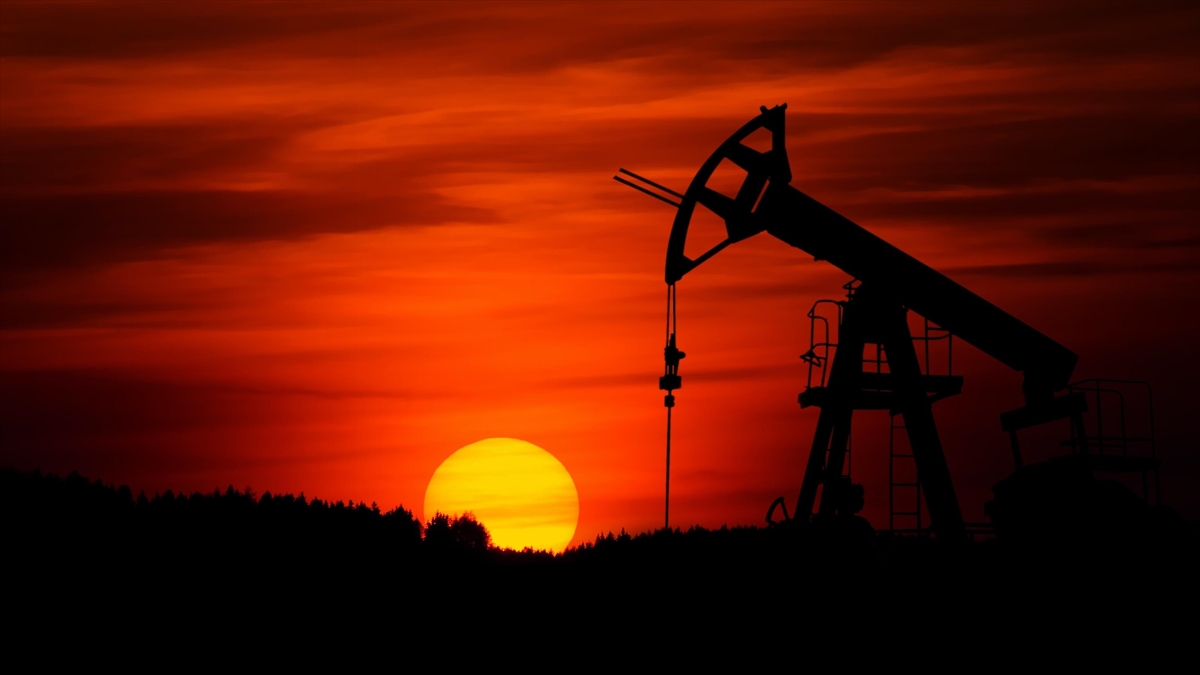 AB Ham Petrol Piyasasında Rusya'dan Boşalan Yeri ABD Dolduruyor