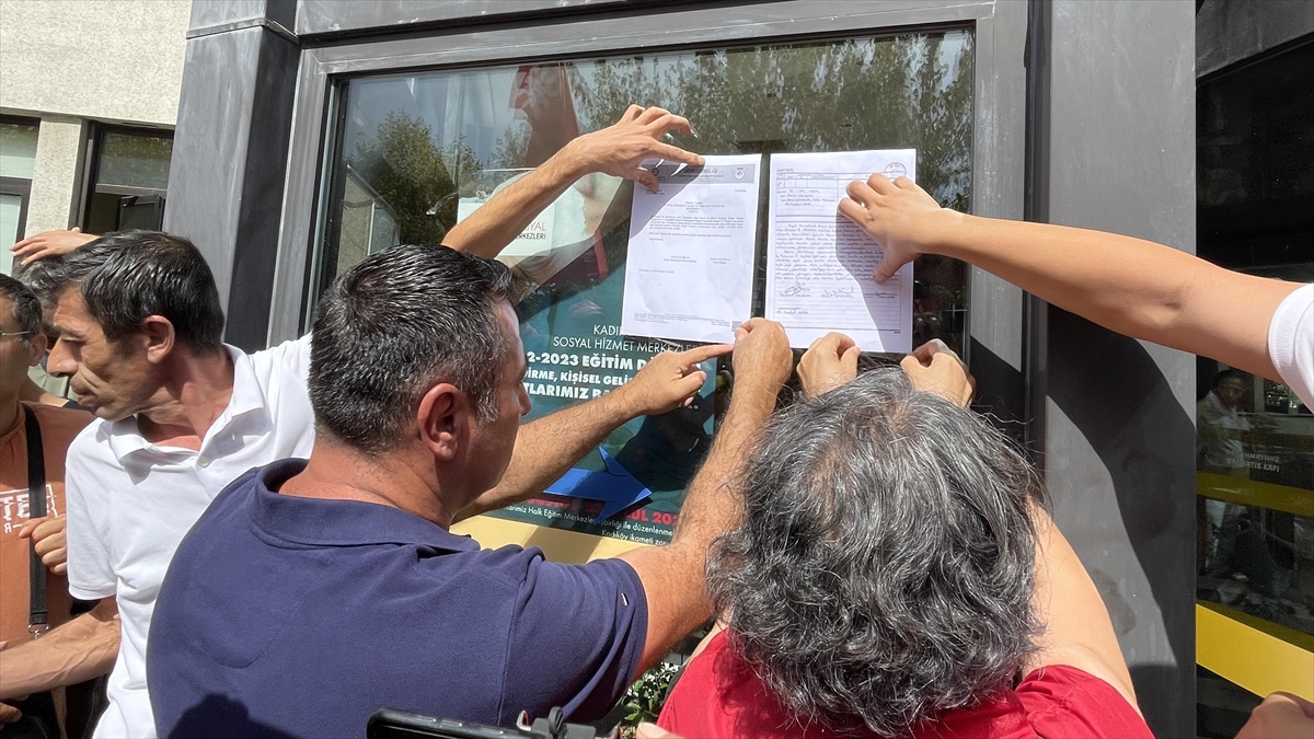 Kadıköy Belediyesine Grev Kararı Asıldı