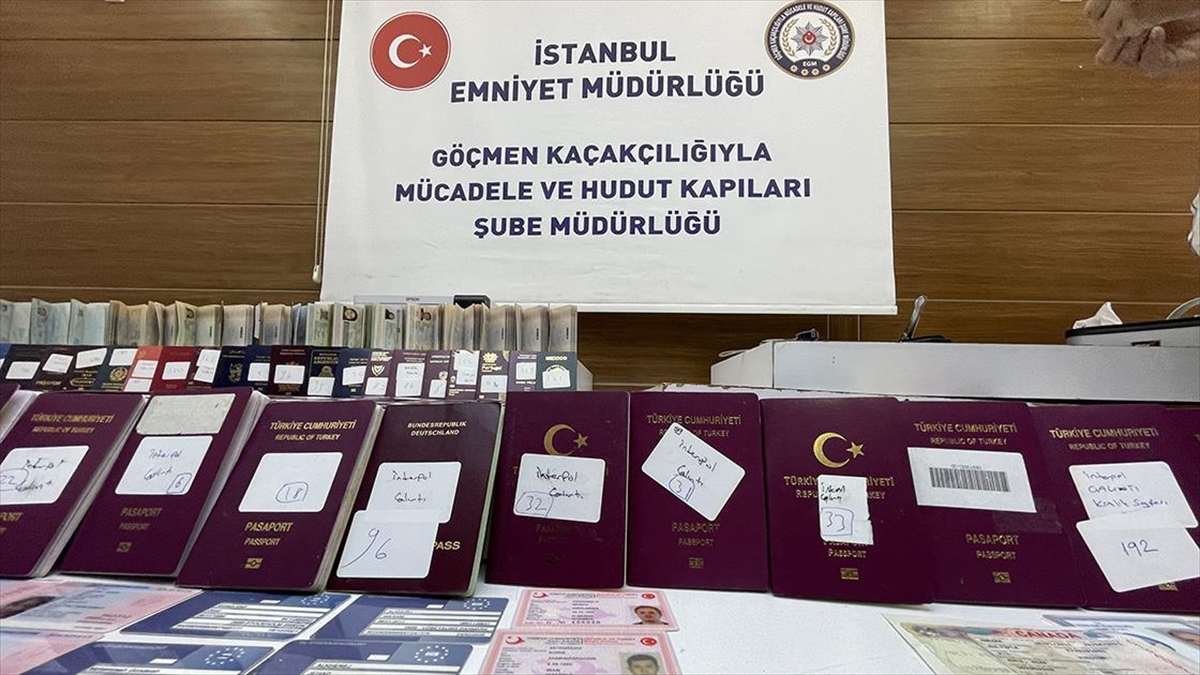 İstanbul'da Casusluk, Sahtecilik Ve Göçmen Kaçakçılığı Operasyonunda 4 Zanlı Tutuklandı