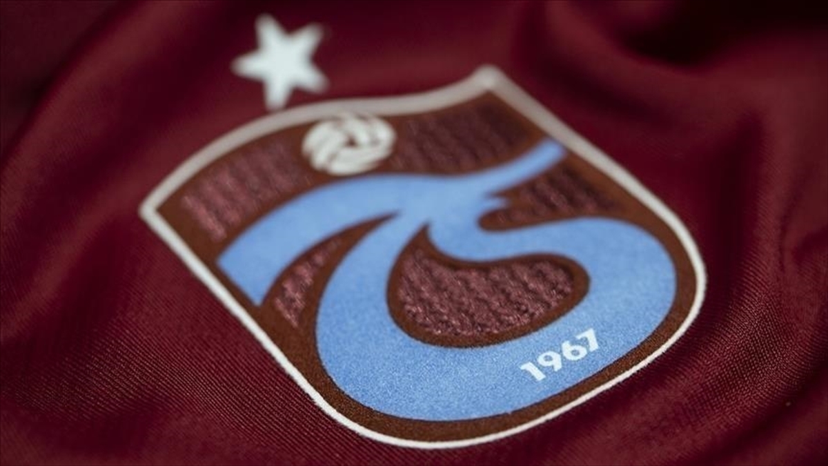 Trabzonspor'da 3 Futbolcunun Sözleşmesi Uzatılarak Mali Şartları Değiştirildi
